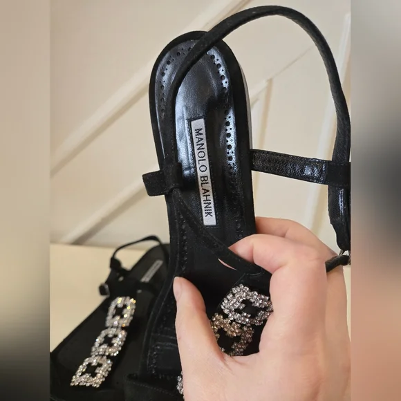 Manolo Blahnik Black Suede Crystal T-Strap Sandals Size 41 - Picture 6 of 8